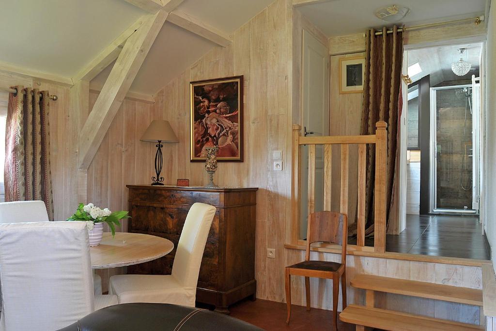 La Belle Epoque Bed & Breakfast Sansac-de-Marmiesse Ruang foto